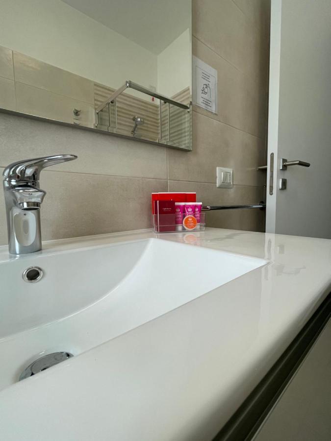 Residenza Gasparoni Di Guidi Eleonora Verona Exterior foto